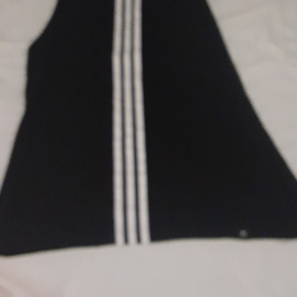 Clothes - Picture 8 of 16